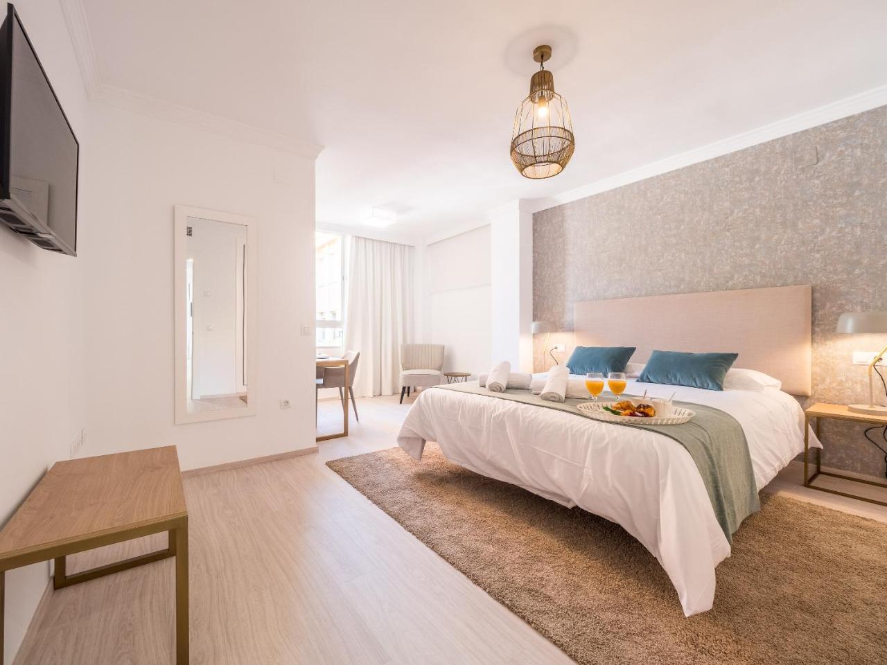 Malagueta Sea View - Premium Apartment Малага Екстер'єр фото