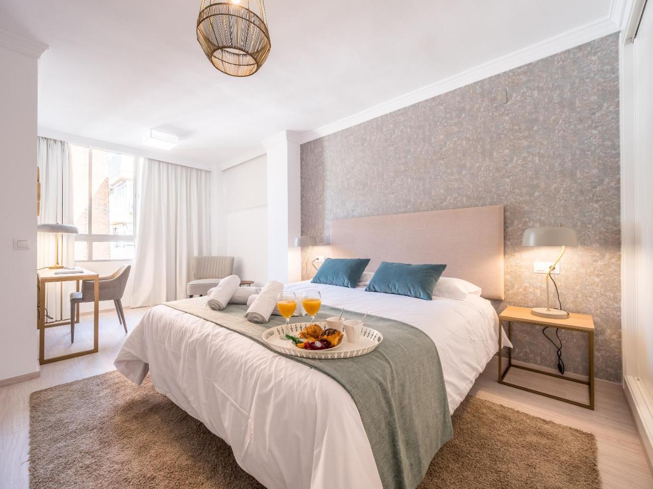 Malagueta Sea View - Premium Apartment Малага Екстер'єр фото