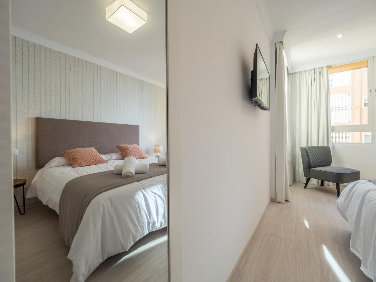 Malagueta Sea View - Premium Apartment Малага Екстер'єр фото